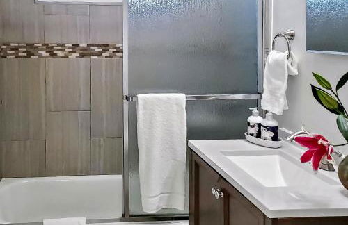 Top Location Walk to Dining, Shops & Near Beach CC E - Photo 11