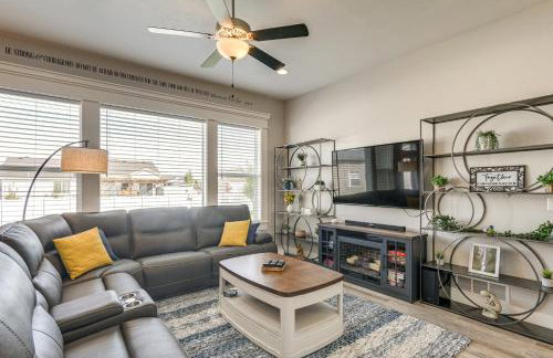 Year-Round Outdoor Fun Spacious Retreat in Iona - Foto 1