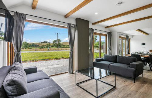 The Coach House at Dovedale Manor - Photo 23