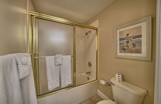 Comfortable High-Rise Condo with Beach Access - Unit 1404 by RedAwning - Foto 19