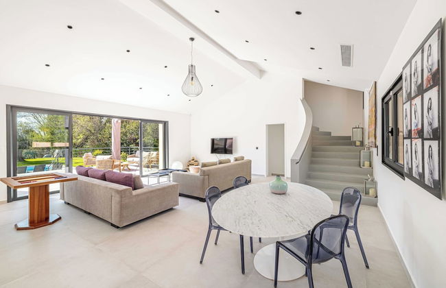 Modern Villa With Heated Pool and Garden - Foto 19