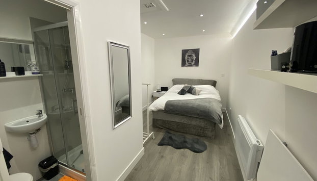 1 Bed Studio - Sleeps 2 - Smoking - Parking - Wifi - Foto 2, Imagen principal