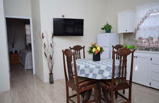 Justinn Apartments - Foto 27