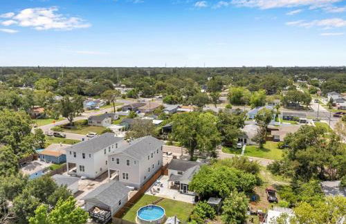 Close to downtown& beach- pool, porch, fenced yard - Foto 31