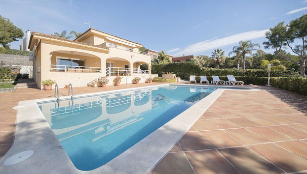 Limonium Deluxe Villa with Private Pool, TarracoHomes - Foto 2, Profilbild