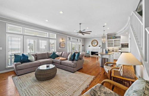 Huge beach house with great views, steps from sand - Foto 10