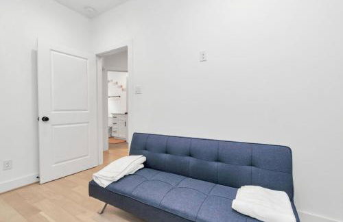 Tranquil Downtown Escape with Backyard - Photo 64