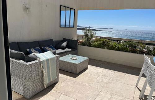 VUE EPOUSTOUFLANTE SUR BANDOL & LA MER 2 pièces, piscine tout confort 4 étoiles, très calme, terrasse spacieuse sans vis à vis, parking privé résidence standing - Foto 27