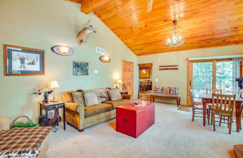 Lake Tomahawk Fall Retreat with Foliage and Lake Views - Photo 4