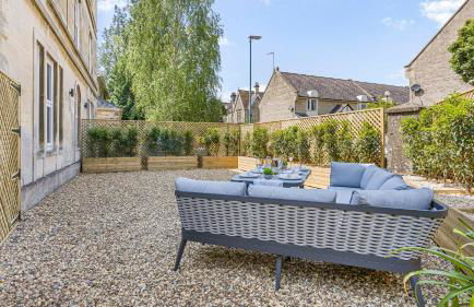 Elegant Garden Apartment, Private Parking & EV Charger, Walk to Town - Foto 53