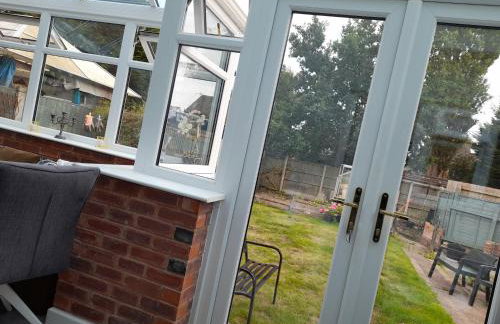 Cosy and Private with 55"TV and Dedicated Toilet Shower Space - Foto 39