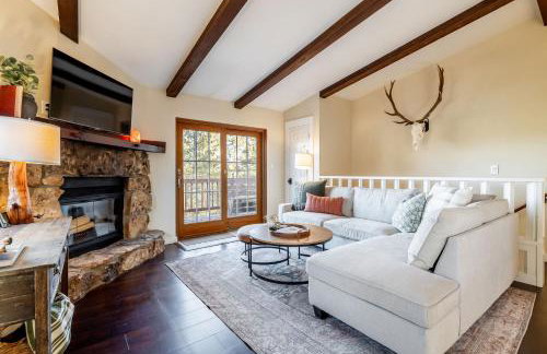 Pine Perch ~ Cozy Mountain Cabin w/ Views - Foto 1