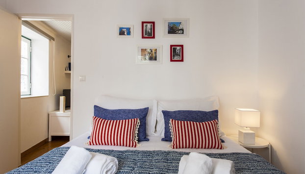 JOIVY Stylish 1-bed flat w/ city views in Alfama - Foto 4, Habitación