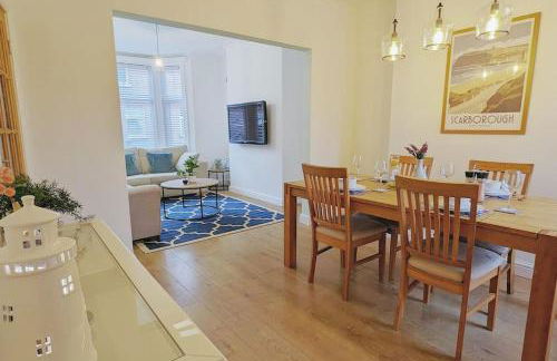 Seaside Escapes - with relaxing hot tub! - Foto 7