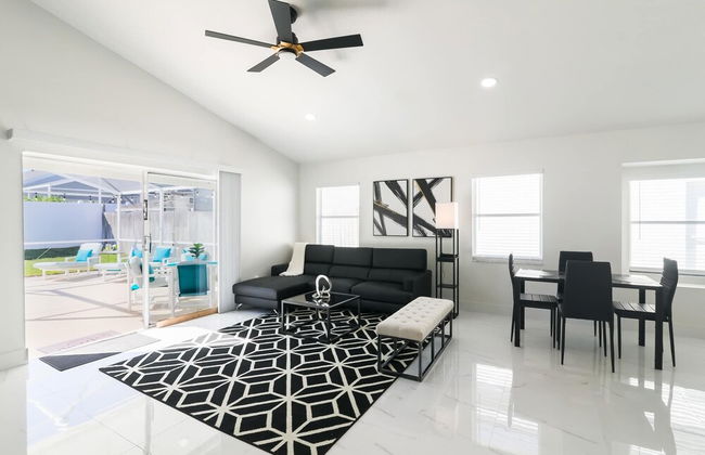 Modern Dream Disney Vacation Getaway Pool - Foto 13