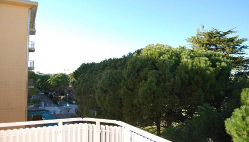 One-bedroom Flat With Balcony and AC - Foto 2