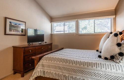 New Listing 2 bedroom and Loft 2 bath Summit E Bldg 16 condo sleeps 8 Steps to Eagle Lodge Chair 15 - Foto 31