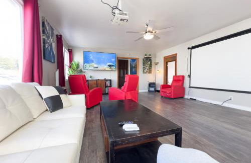 Private Home - #RedwoodSkyWalkRetreat - 5BD, Pro Pool Table, BBQ, Foosball, Darts, Fireplace, Movie Projector, Stereo, Cotton Bedding - Foto 7