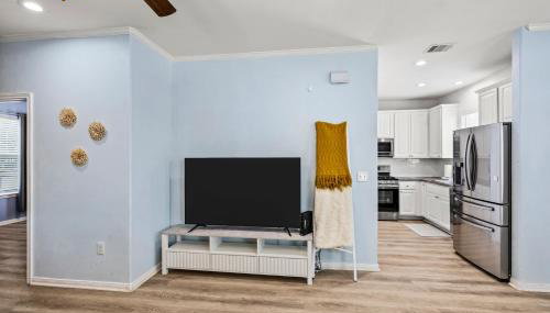 Summer Bliss Walk to Beach Master Suite Bunk Beds Sleeps 9 - Foto 3