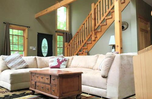 Cozy Vacation Rental for 10 with a Fire Pit in Jim Thorpe, Pennsylvania - Photo 24