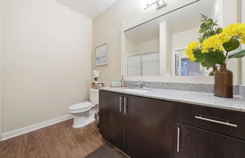 Stylish 2BR w Pool Pet-Friendly Unit #13 - Foto 9