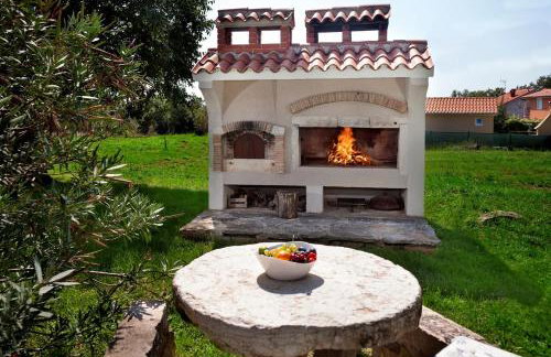 Apartment Doris with Private Pool and large Garden - Photo 5