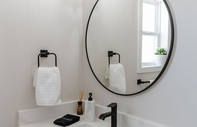 The Oxen - Dt Home w Putting Green and Tons of Parking - Photo 33