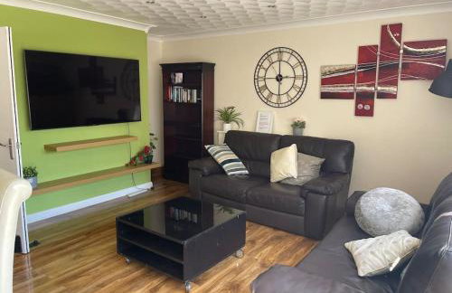 5 Bedroom House by monishortlets - Foto 27