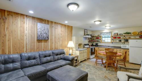 Riverfront Briceville Cabin with Patio and Fire Pit! - Foto 4