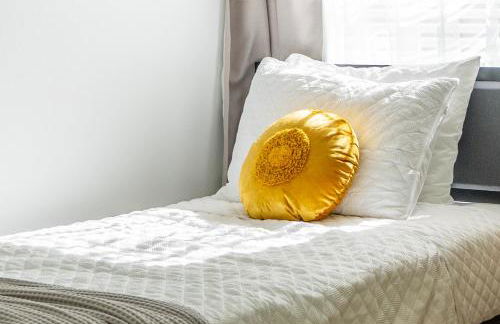 Stylish Villa Retreat with Pool - Photo 28