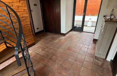 Modern upside down property with hot tub - Foto 12