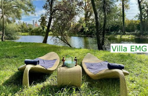 Luxus Ferienhaus Villa EMG München in Moosburg mit Pool, SPA, Kamin, Wald, See für Familien Gruppen bis 24 Personen - Foto 19