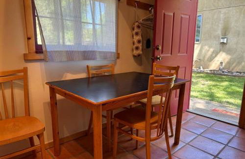 Cozy Rustic Cabin with Riverside Patio on the Pecos River – Pecos, New Mexico - Foto 26