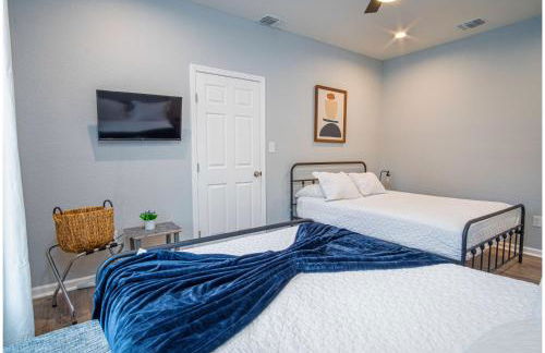 Downtown Dream Home Spacious 4br/2ba Sleeps 12! - Foto 30