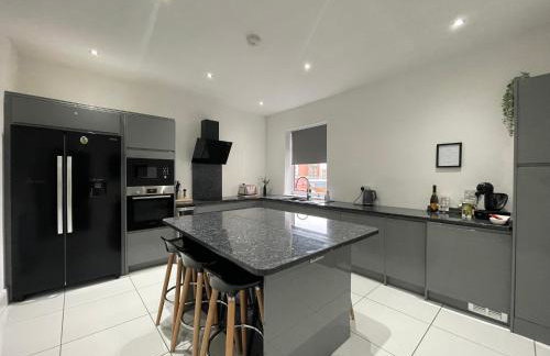 Holdsworth House Apartments - Photo 2