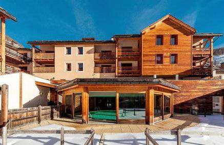 Appartement familial Abries - Jacuzzi et piscine - Pied des pistes - Photo 13