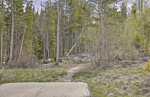 Peaceful Fraser Condo with Patio - by Hiking Trails! - Foto 18