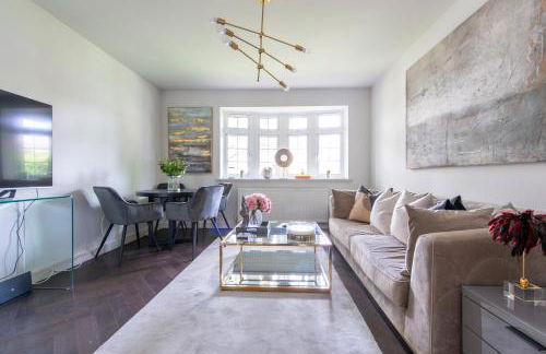 Modern 2BR Flat with 3 Beds Urban Getaway - Cherry - Foto 26