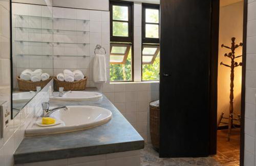 Vista Mar em Angra Casa Com Piscina Pet Friendly - Foto 9