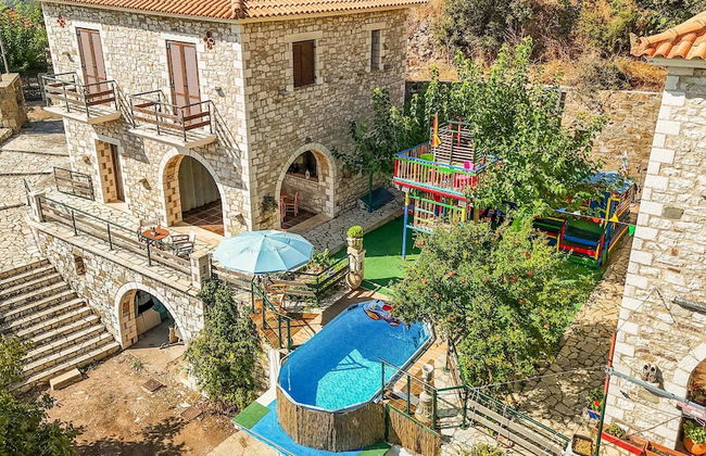 Mountain Oasis - Pool Playground Near Neda Falls - Foto 45