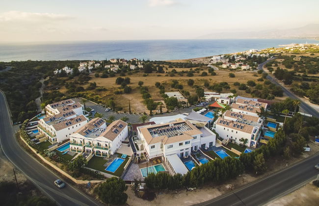 Latchi Escape Hotel & Suites - Foto 1