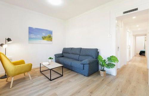 AB Poble Sec - Plaza España - Foto 3