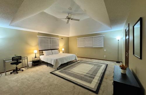 Luxury 5BR Estate: Media Room & Golf | Sleeps 14 - Foto 7