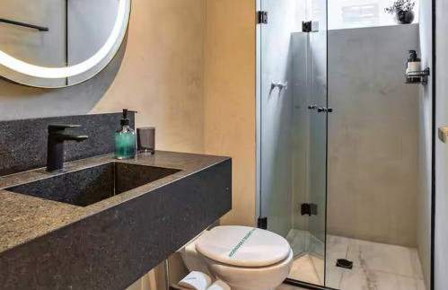 Studio 406 no Centro Cívico com Piscina Aquecida, Academia, Sauna e Garagem - Foto 23