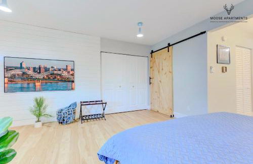 The Moose #8 - Modern Luxe Loft with King Bed & Free Parking & Wifi - Foto 32