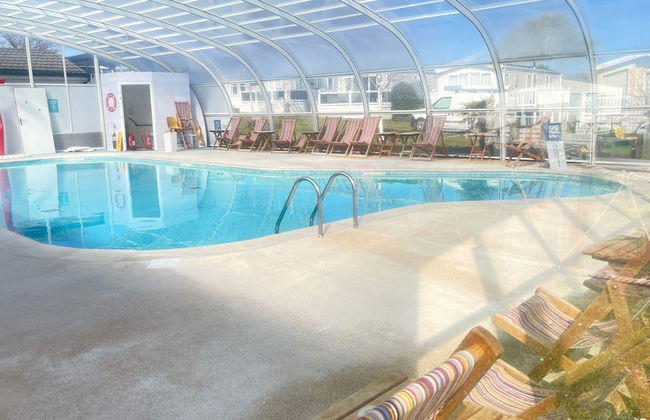 Excellent Caravan 2 Bedrooms Sleeps 6 - Foto 9