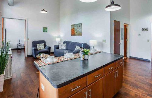 NY Style Centric Loft with King Bed by Park av. - Foto 13