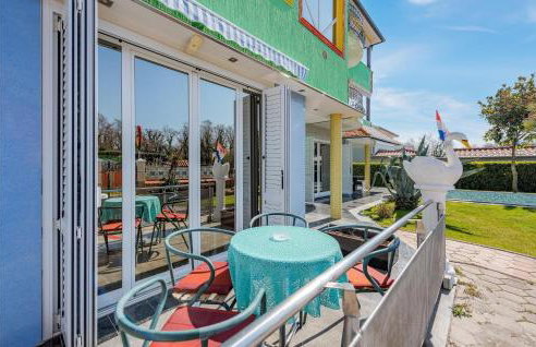 Beautiful Apartment In Umag With Wifi - Foto 8