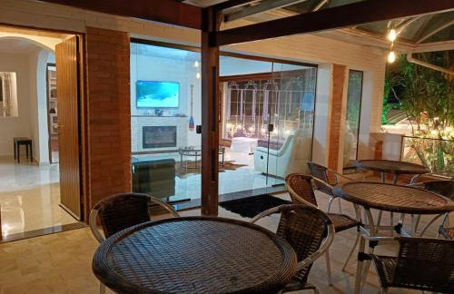 Casa Show - Hospedagem e Day use para grupos - com piscina aquecida - Foto 30