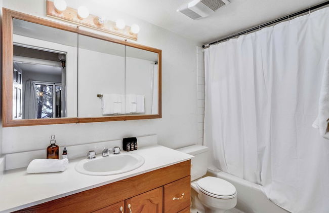 Marillac by Avantstay Gorgeous Ski Cabin w/ Balcony & Patio - Photo 8